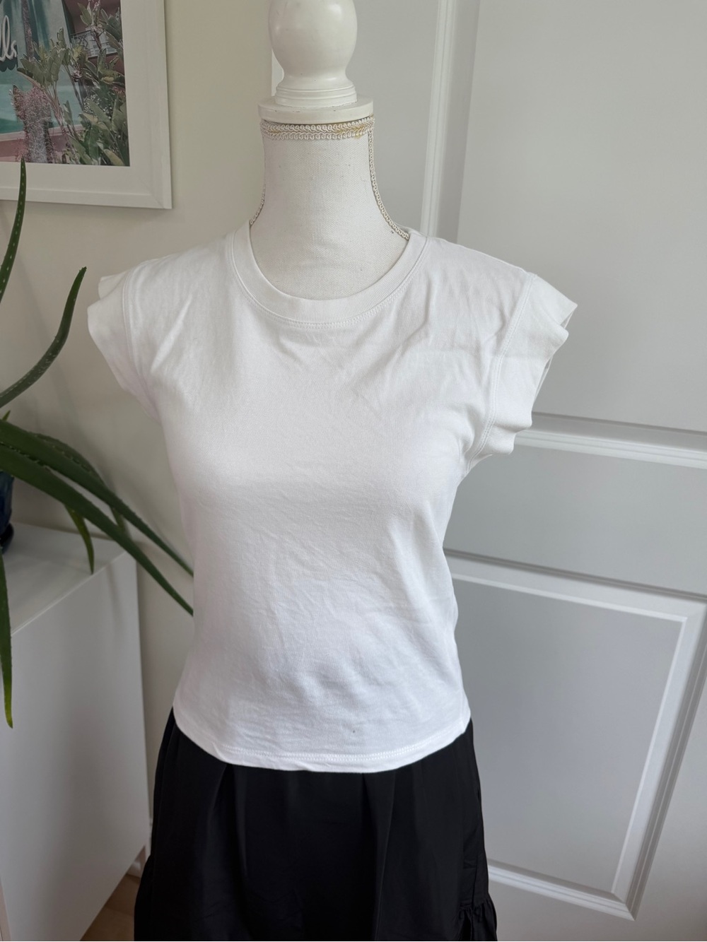 Classic White Crewneck Cap-Sleeve Tee muscle tee